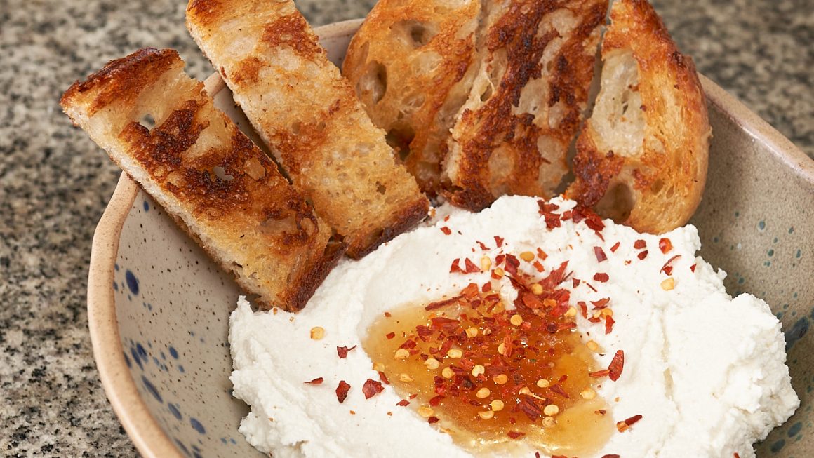 Whipped Ricota y Miel