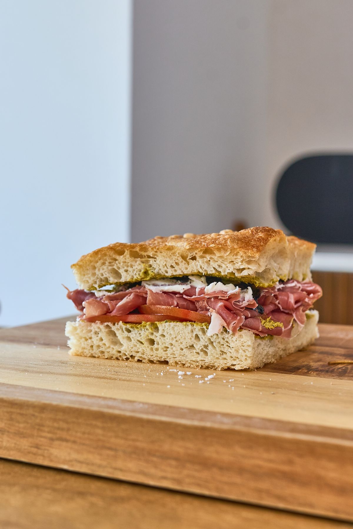 Focaccia con Jamón y Pistacho