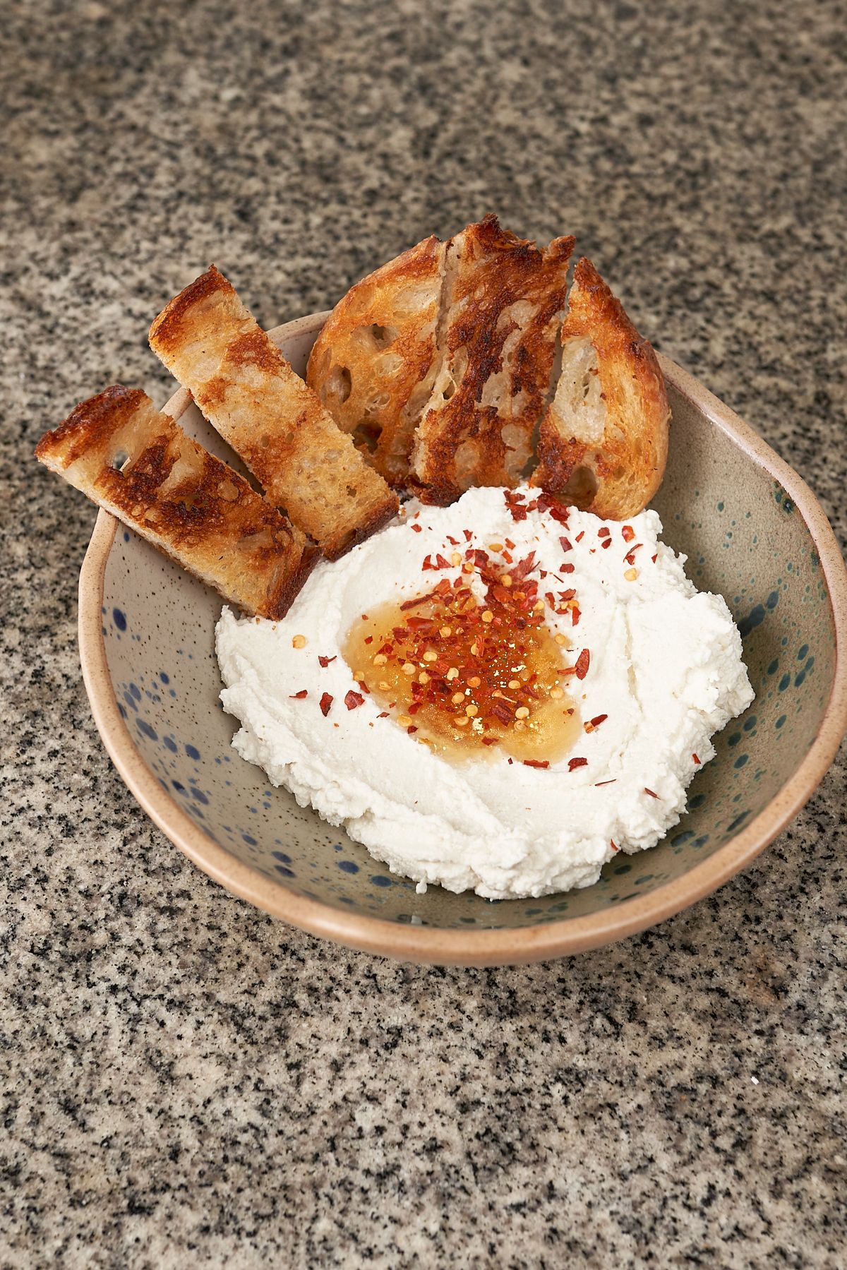 Whipped Ricotta y Miel
